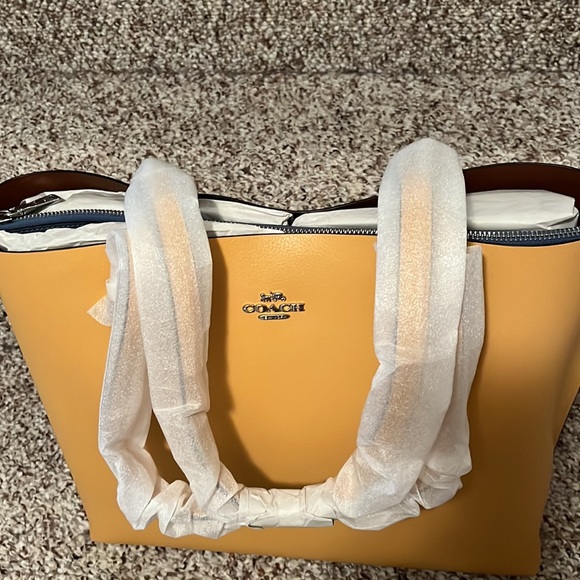 Coach Mollie Tote bag - Picture 2 of 6